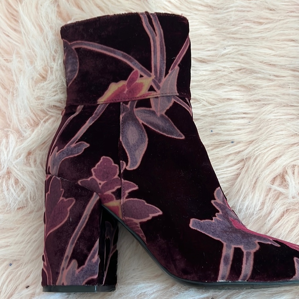 Steve Madden Goldie floral multi bootie